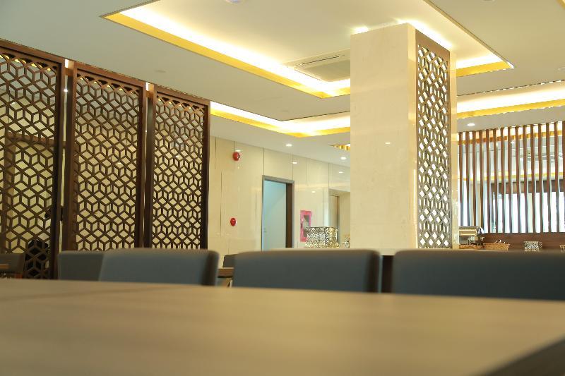 Gold Boutique Hotel Danang Экстерьер фото